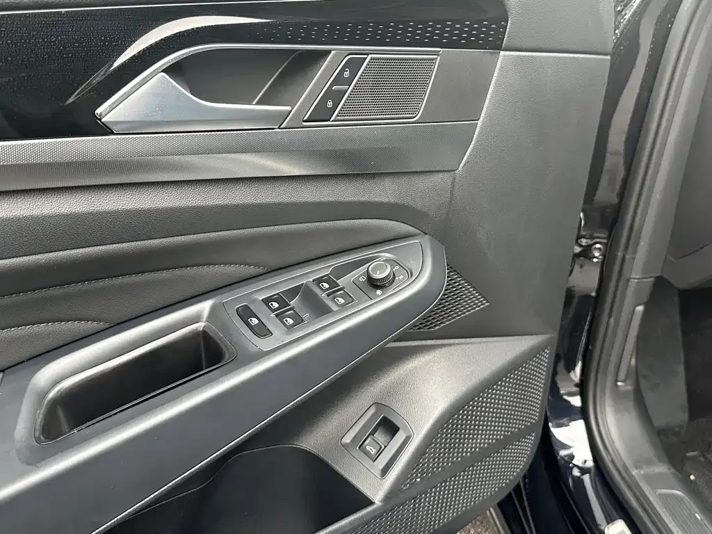 Volkswagen Passat — фото 8