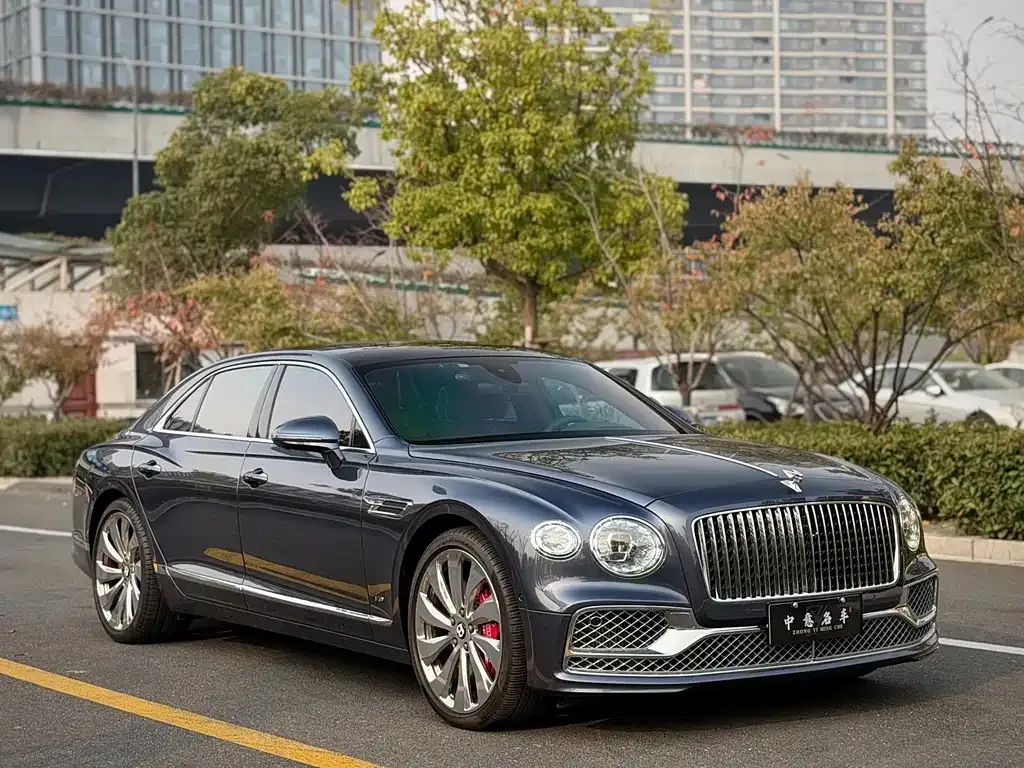 Bentley Flying Spur — фото 3