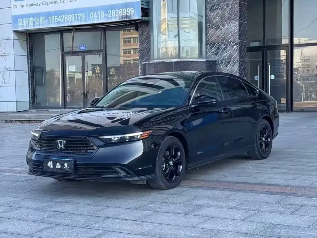 Honda Accord — фото 1