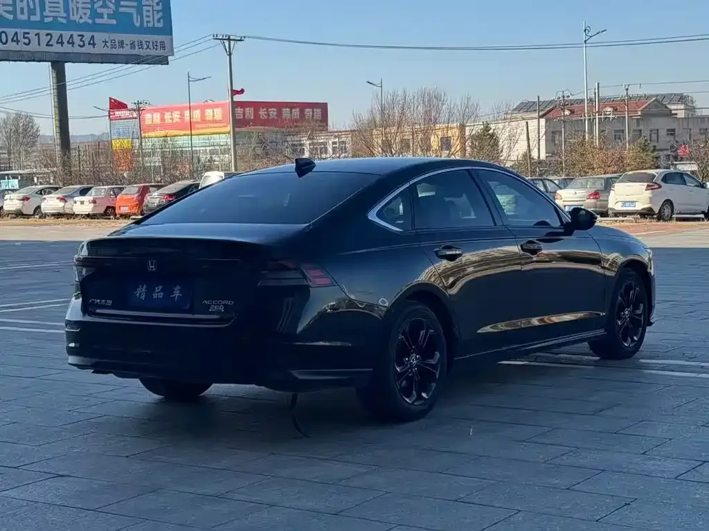 Honda Accord — фото 9