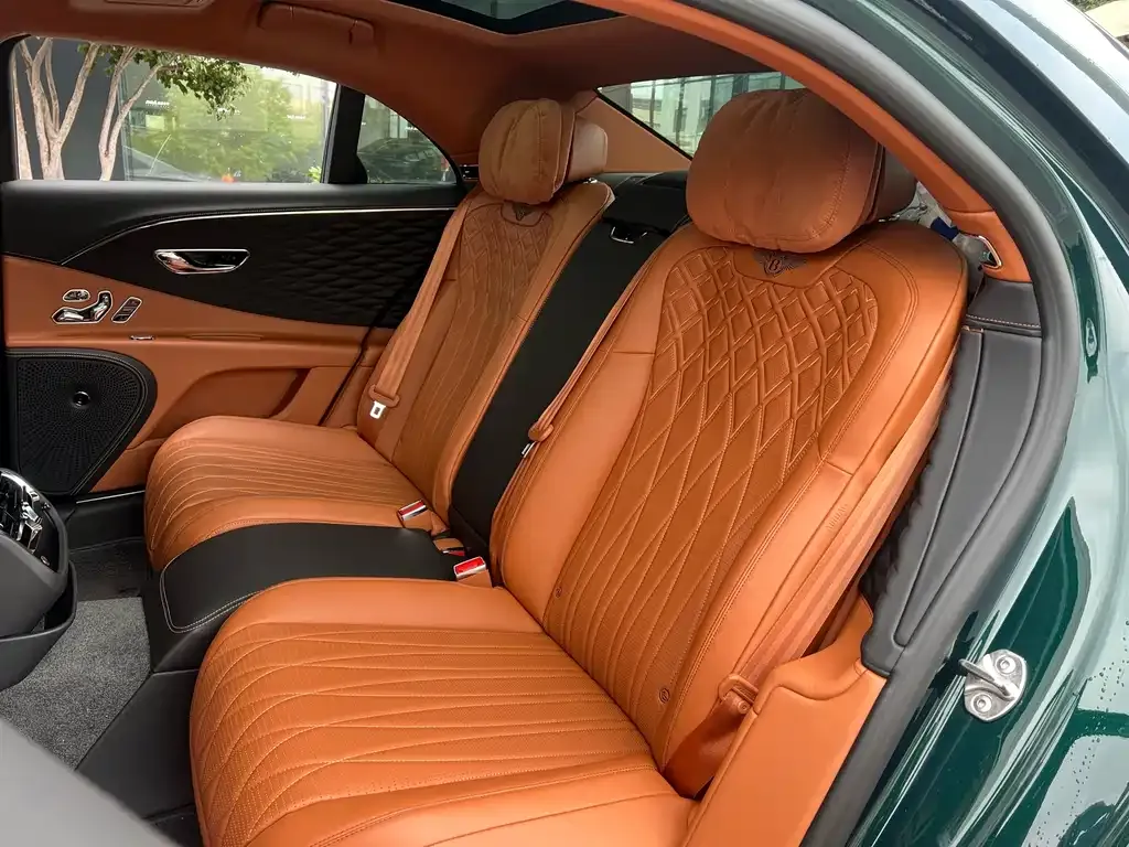 Bentley Flying Spur — фото 8