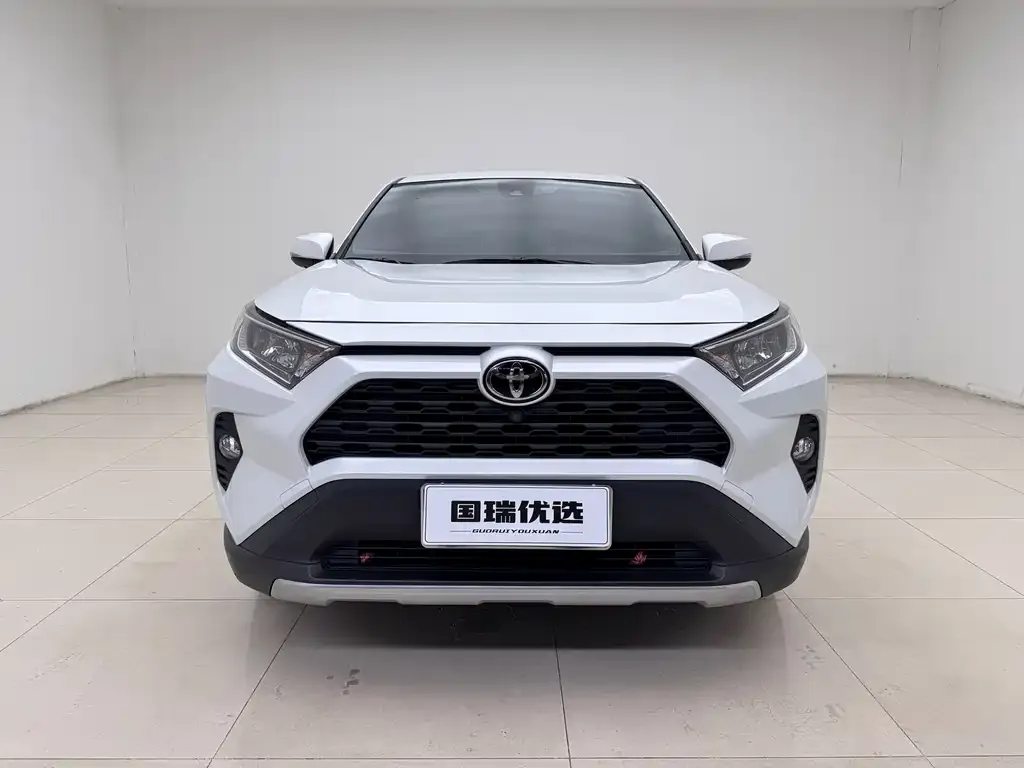 Toyota RAV4 — фото 2