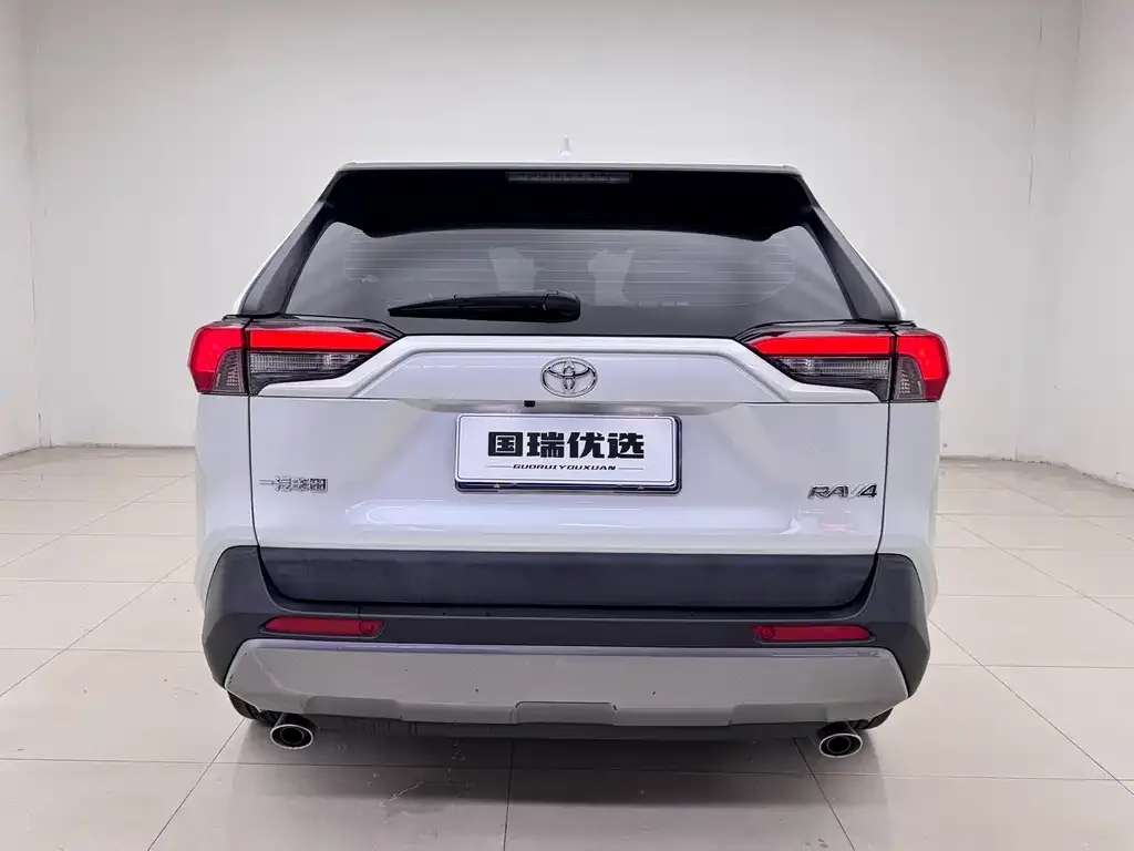Toyota RAV4 — фото 5