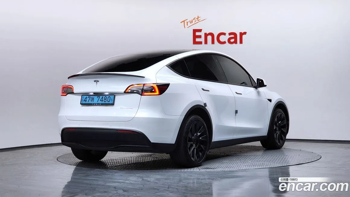 Tesla Model Y — фото 2