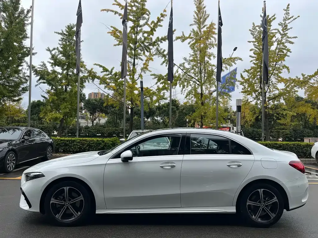 Mercedes-Benz A-Class — фото 10