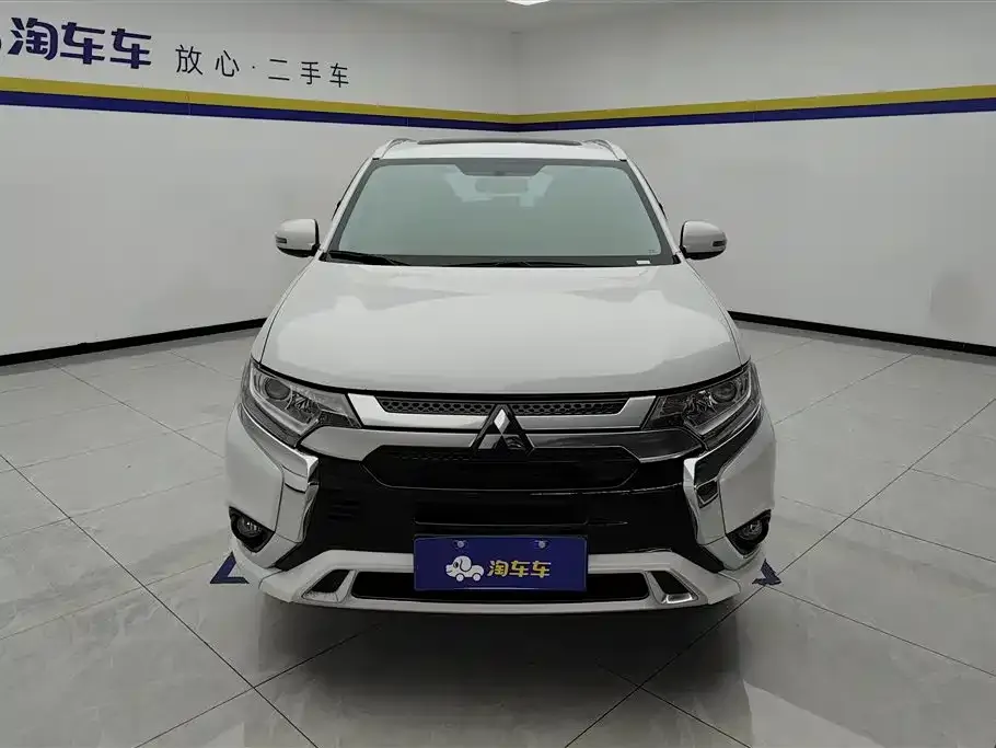 Mitsubishi Outlander — фото 2