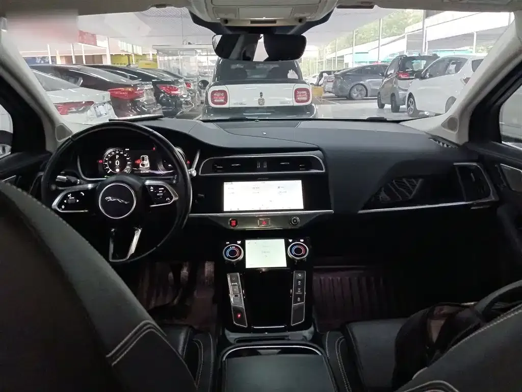 Jaguar I-PACE — фото 10