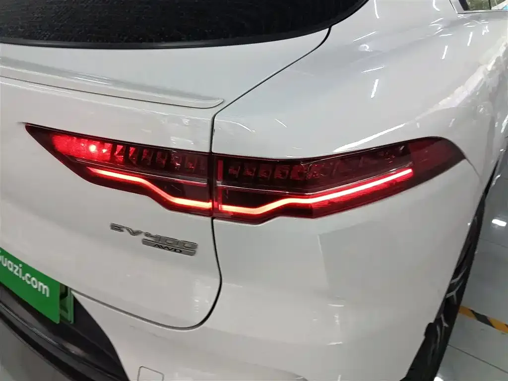 Jaguar I-PACE — фото 8