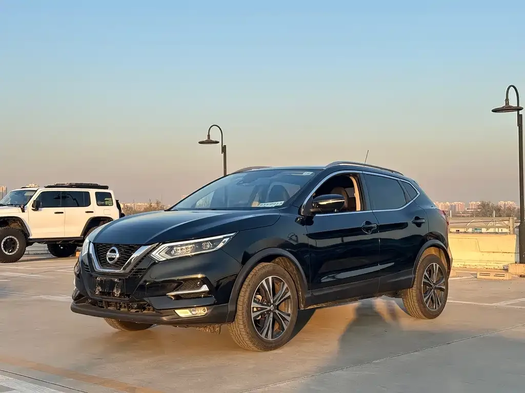 Nissan Qashqai — фото 1