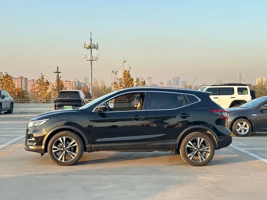 Nissan Qashqai — фото 4