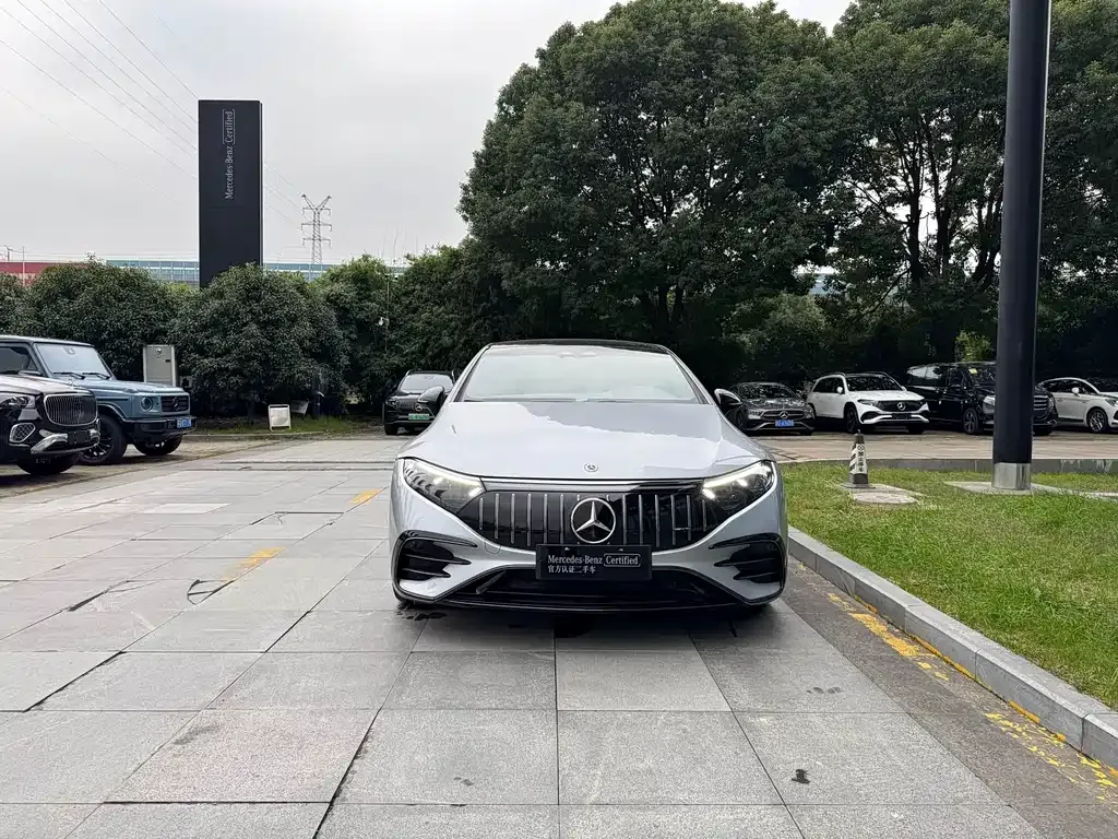 Mercedes-Benz EQS AMG — фото 3