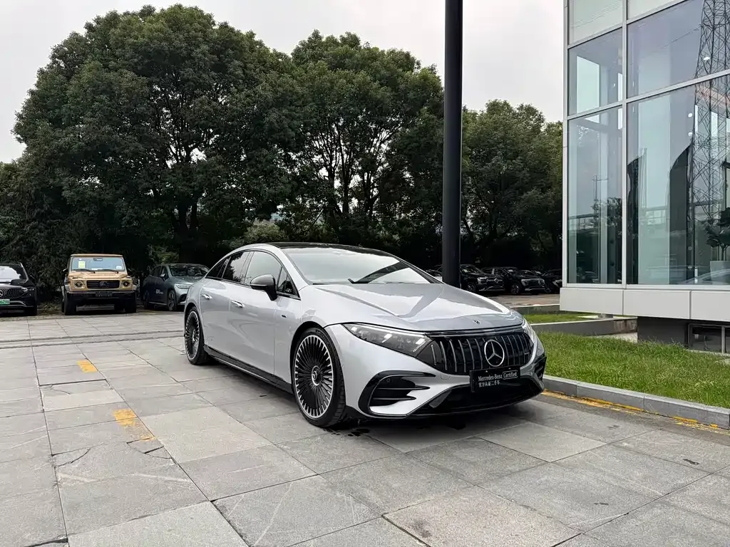 Mercedes-Benz EQS AMG — фото 4