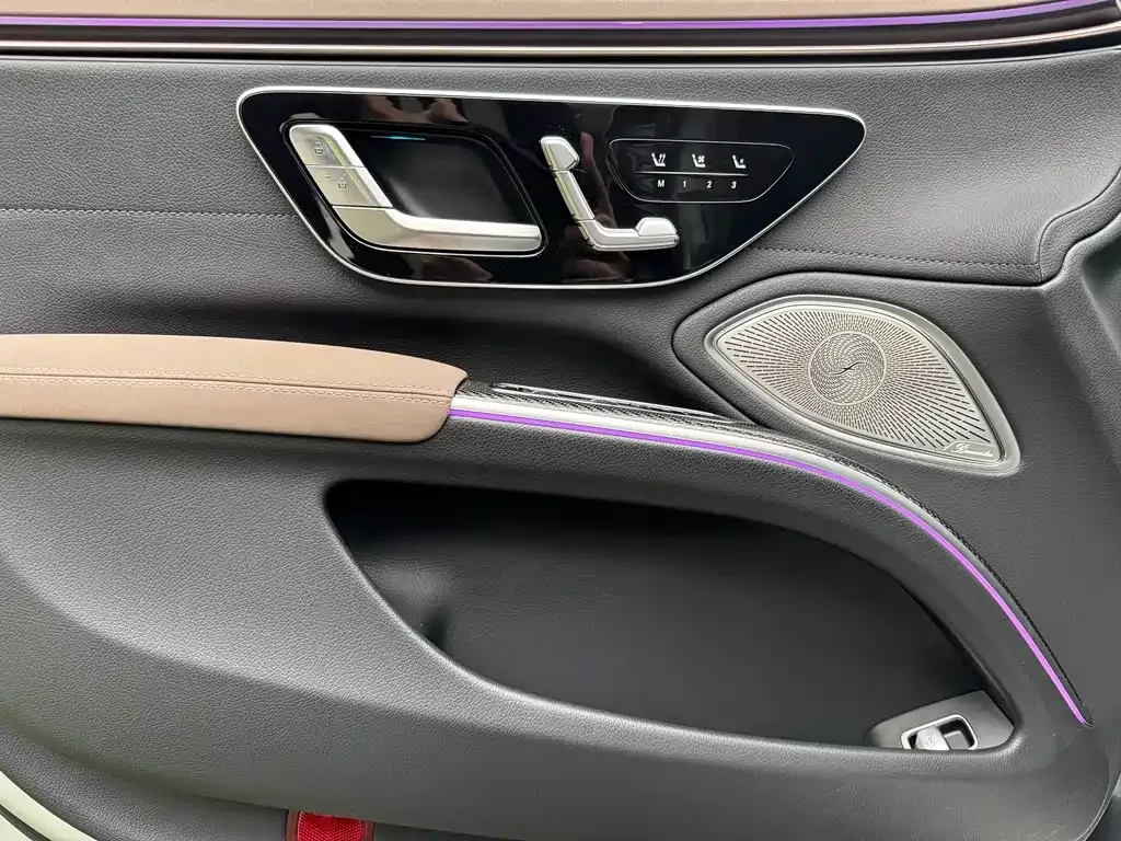 Mercedes-Benz EQS AMG — фото 6
