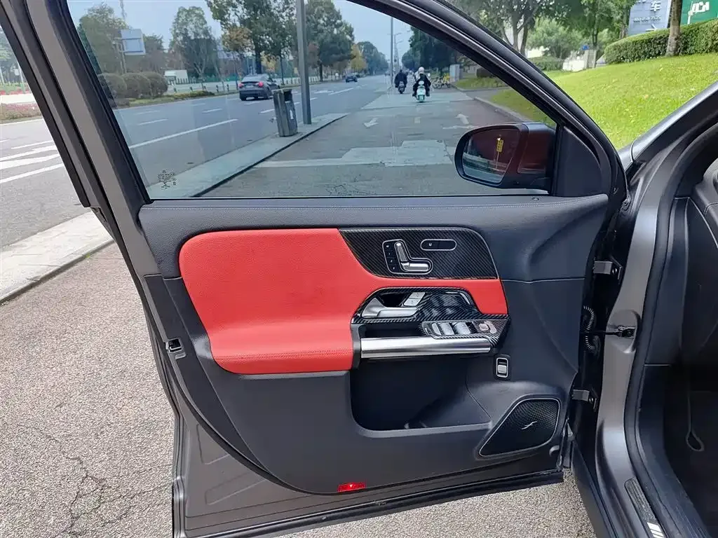 Mercedes-Benz GLA AMG — фото 6