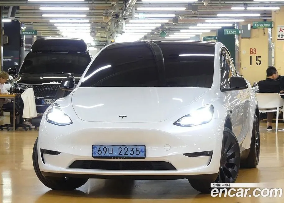 Tesla Model Y — фото 3