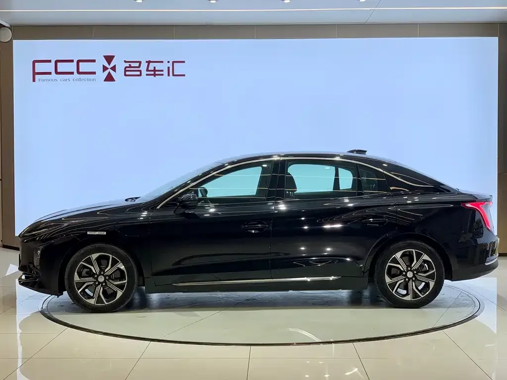 Hongqi E-QM5 — фото 4