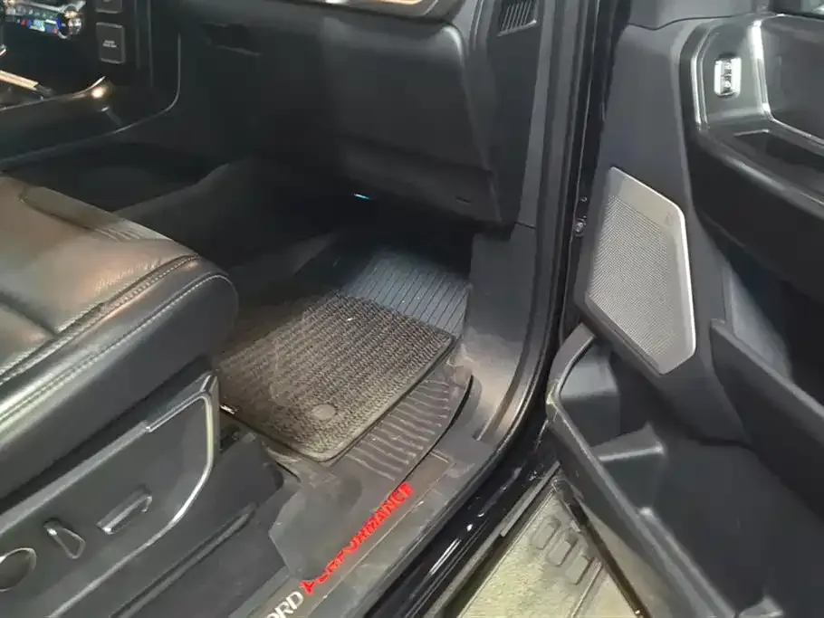 Ford F-150 Raptor — фото 8