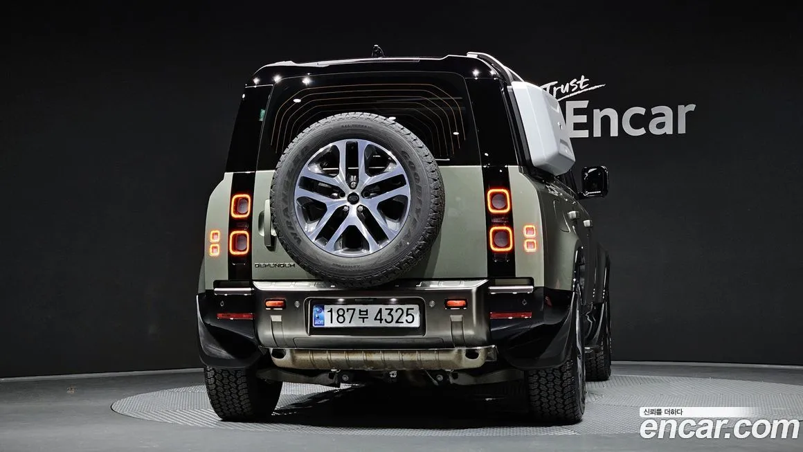 Land Rover Defender — фото 4