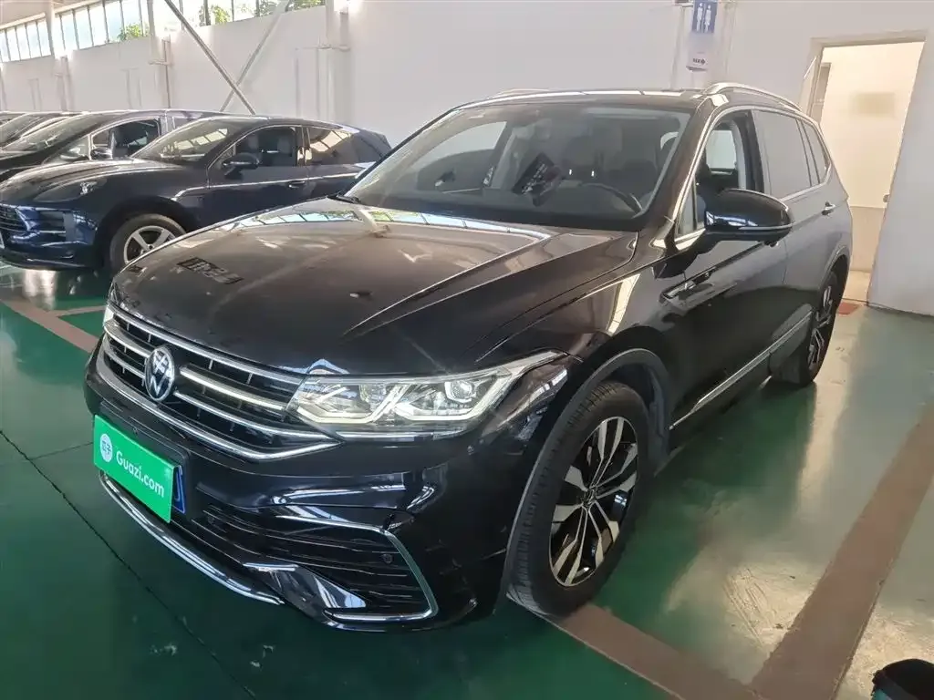 Volkswagen Tiguan L — фото 2