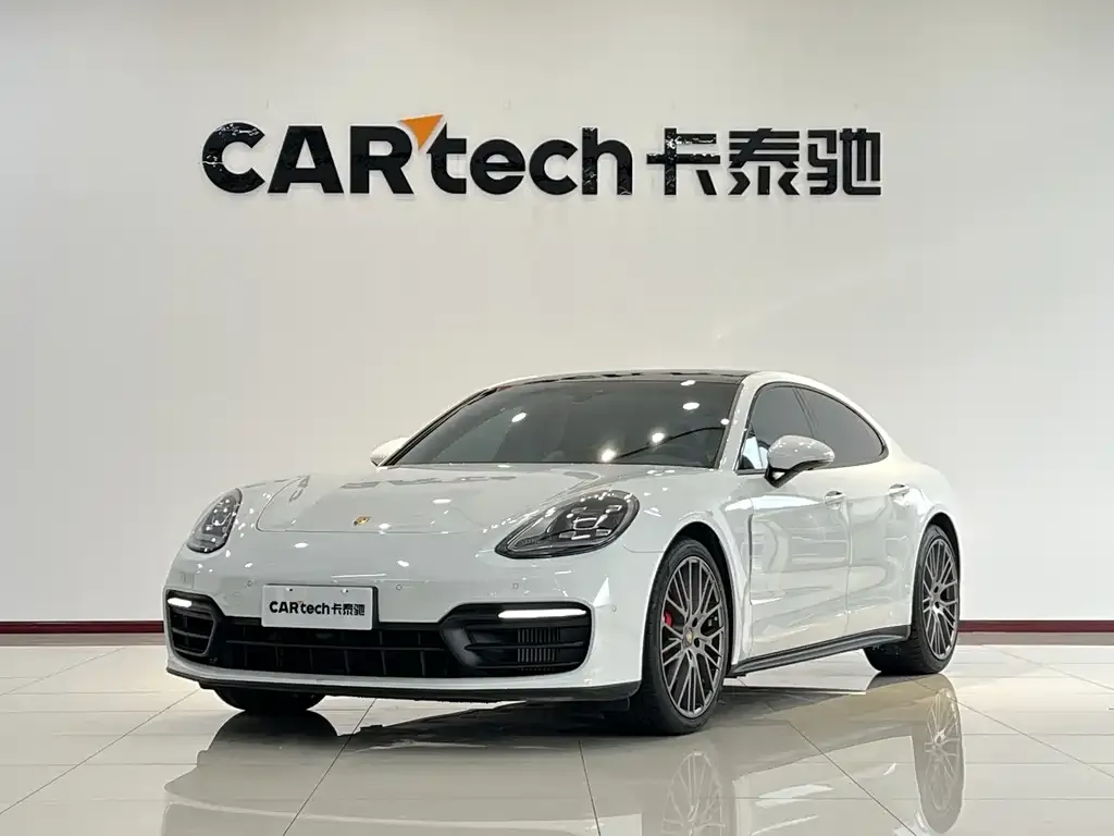 Porsche Panamera — фото 1