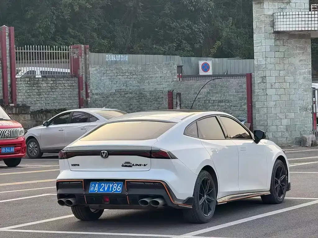 Changan UNI-V — фото 9