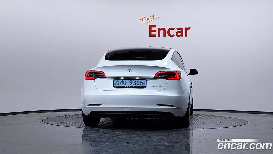 Tesla Model 3 — фото 4