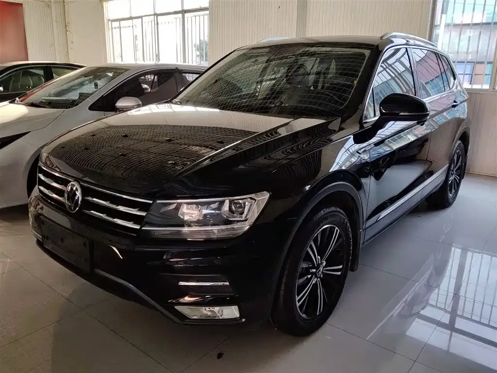 Volkswagen Tiguan L — фото 2