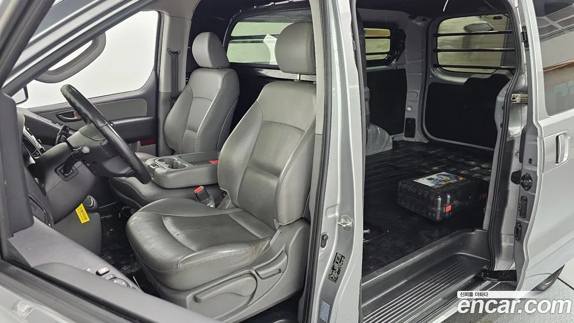 Hyundai Starex — фото 10