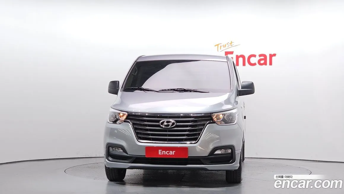 Hyundai Starex — фото 3