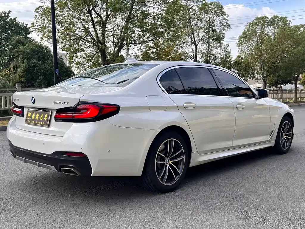 BMW 5 Series — фото 4
