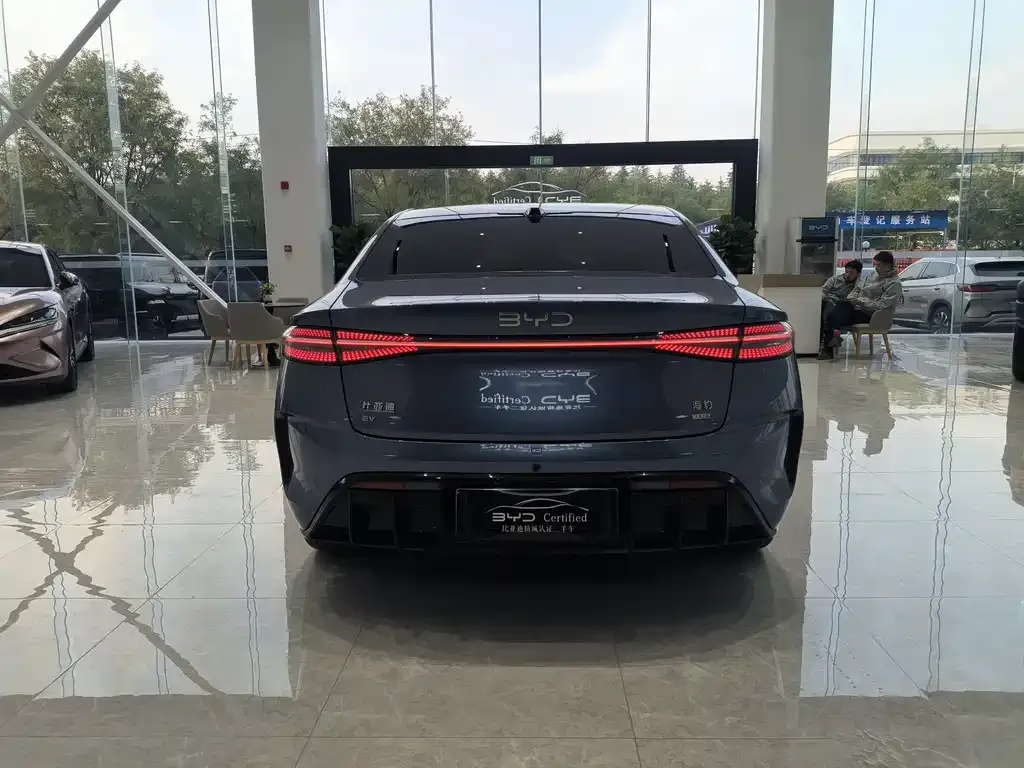 BYD Seal — фото 10
