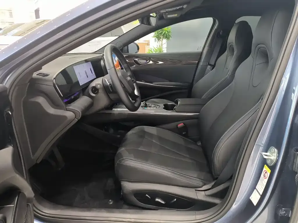 BYD Seal — фото 3