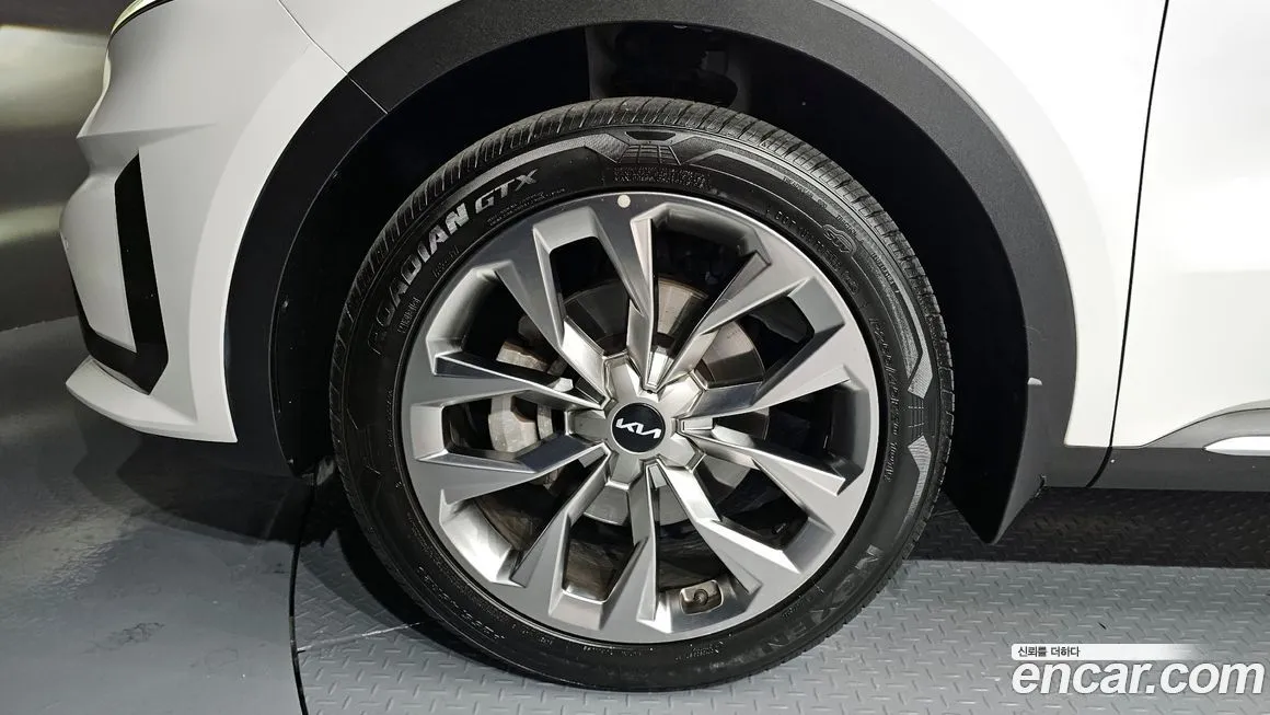 Kia Sorento — фото 5