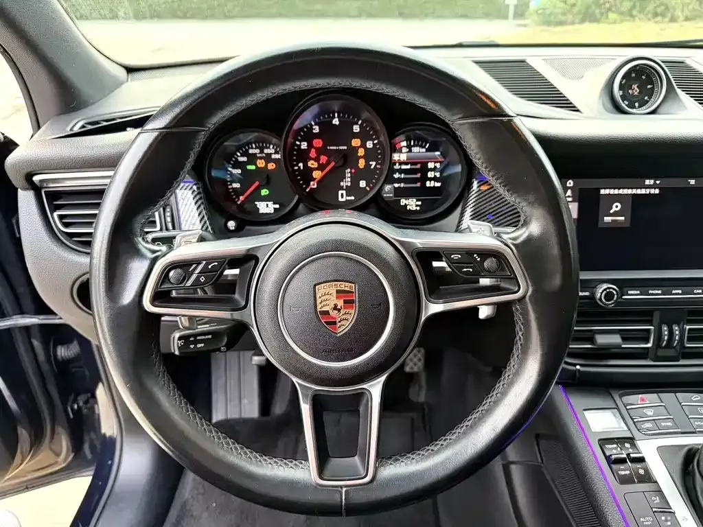 Porsche Macan — фото 7