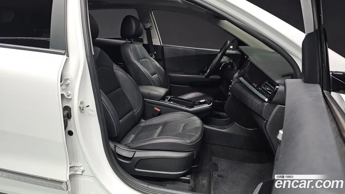 Kia Niro — фото 10