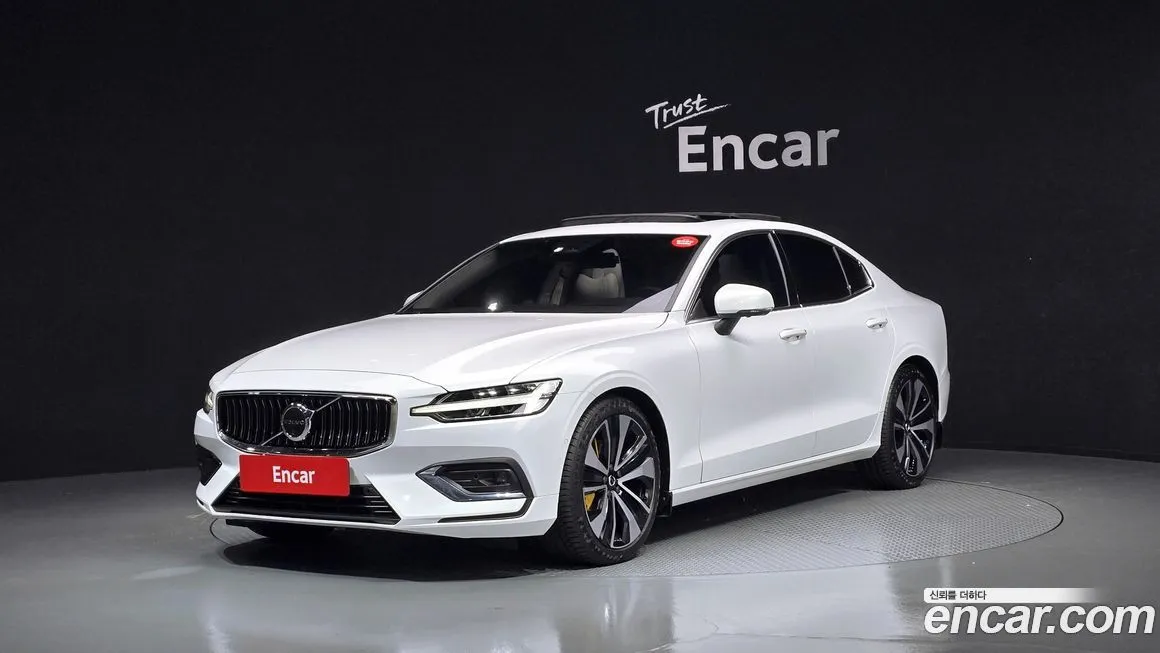 Volvo S60 — фото 1