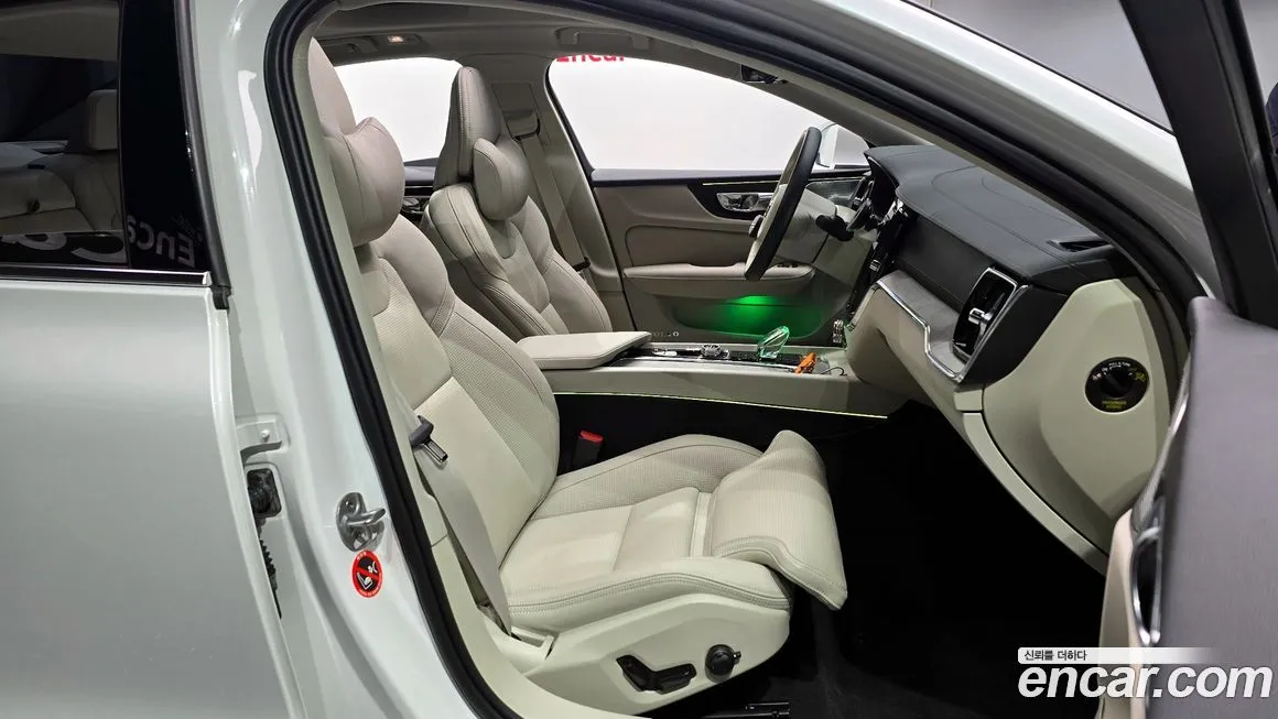 Volvo S60 — фото 10