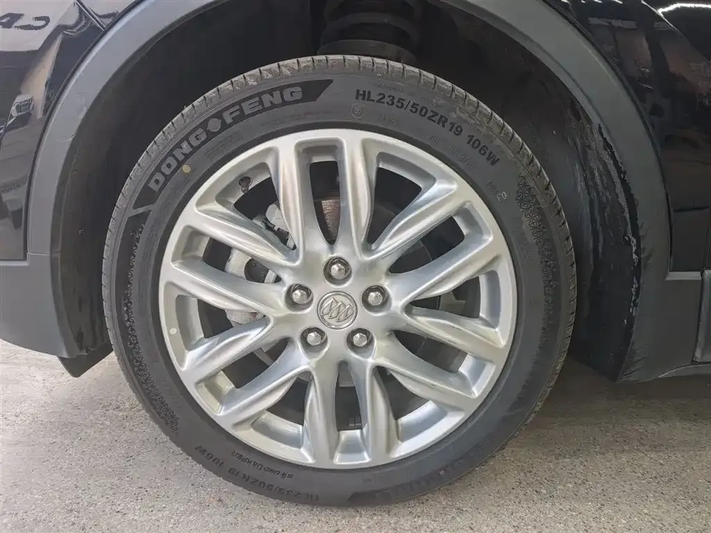 Buick Envision Plus — фото 9