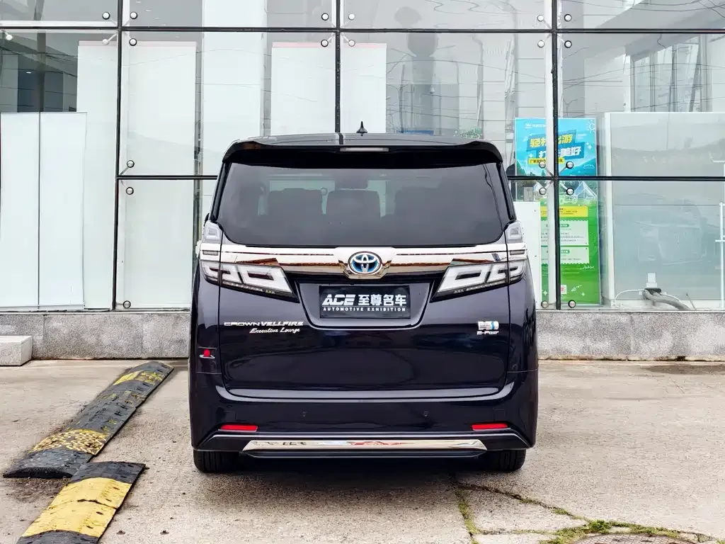 Toyota Vellfire — фото 5