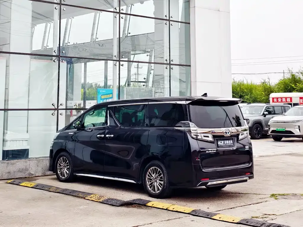Toyota Vellfire — фото 6