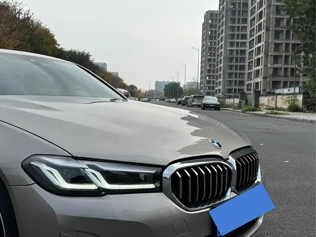 BMW 5 Series — фото 4