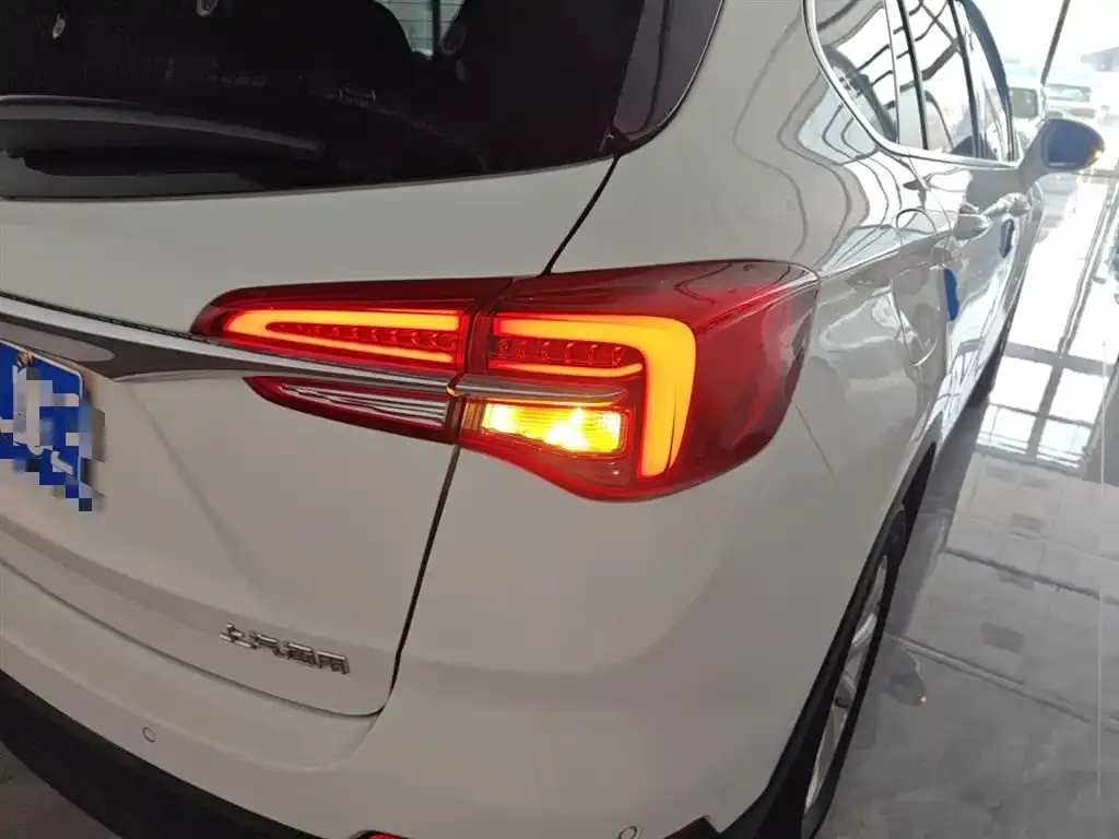 Buick Envision Plus — фото 8
