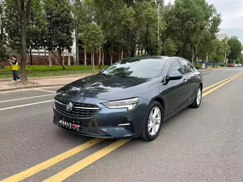 Buick Regal — фото 1