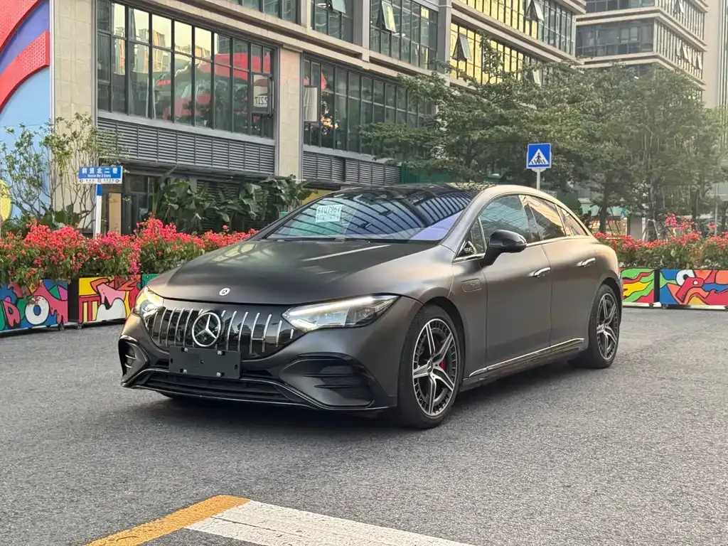 Mercedes-Benz EQE AMG — фото 1