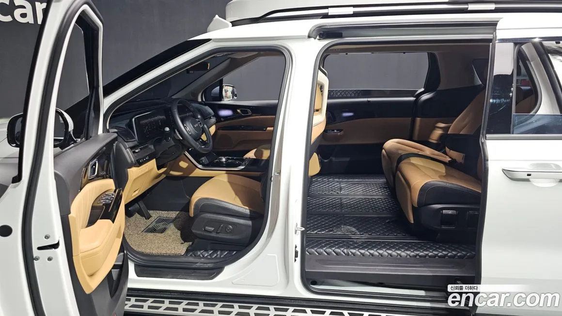 Kia Carnival — фото 10