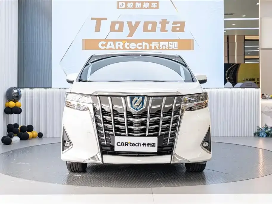 Toyota Alphard — фото 2