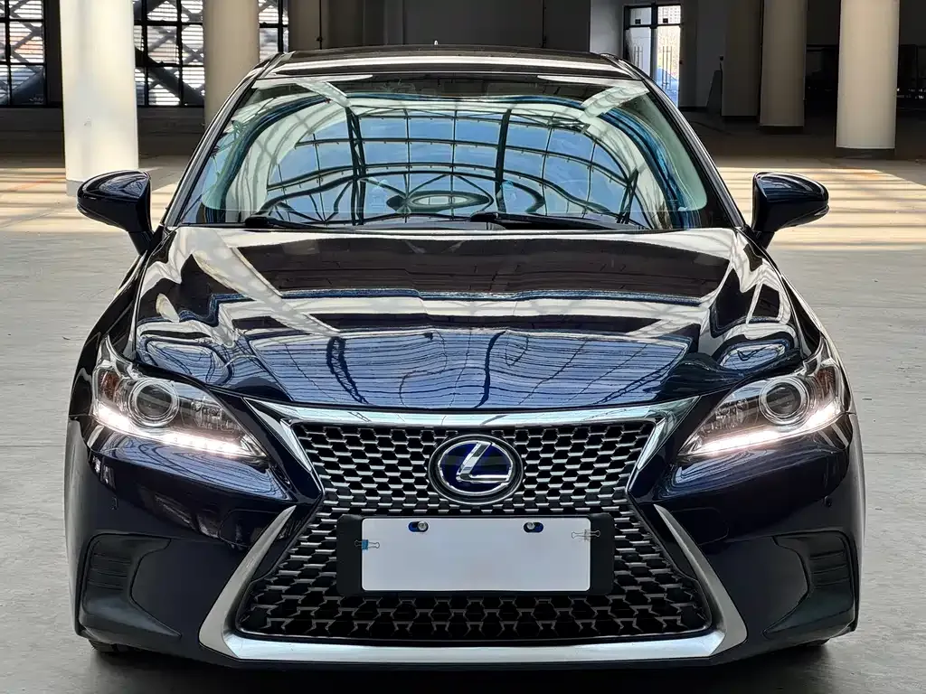 Lexus CT — фото 2
