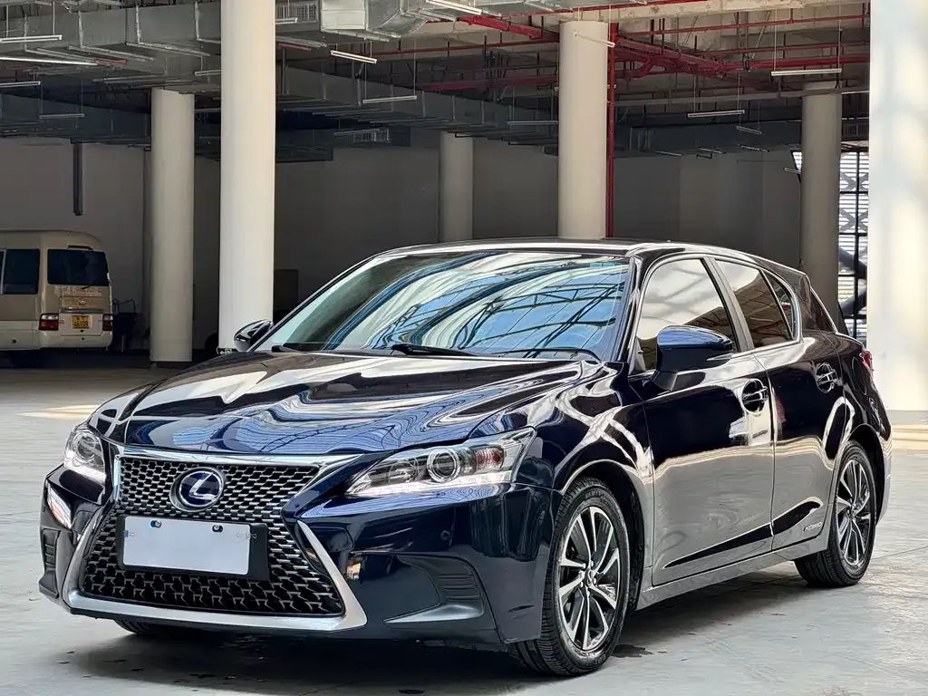 Lexus CT — фото 3