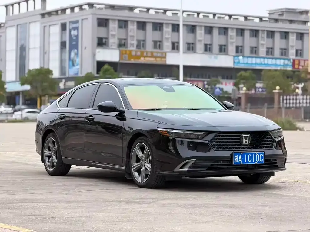 Honda Accord — фото 1