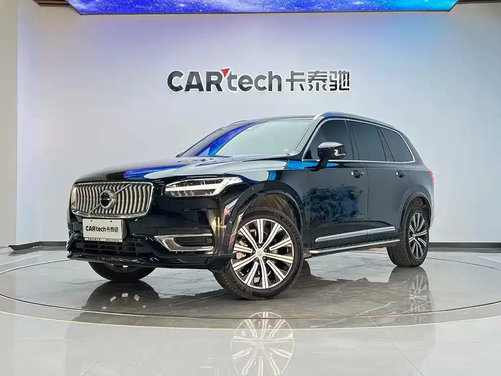Volvo XC90 — фото 1